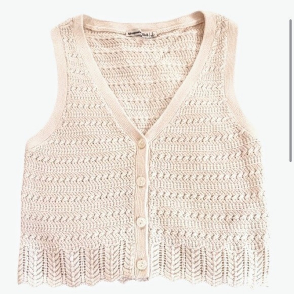 Abercrombie Cream Knit Crocy Button-Up Vest